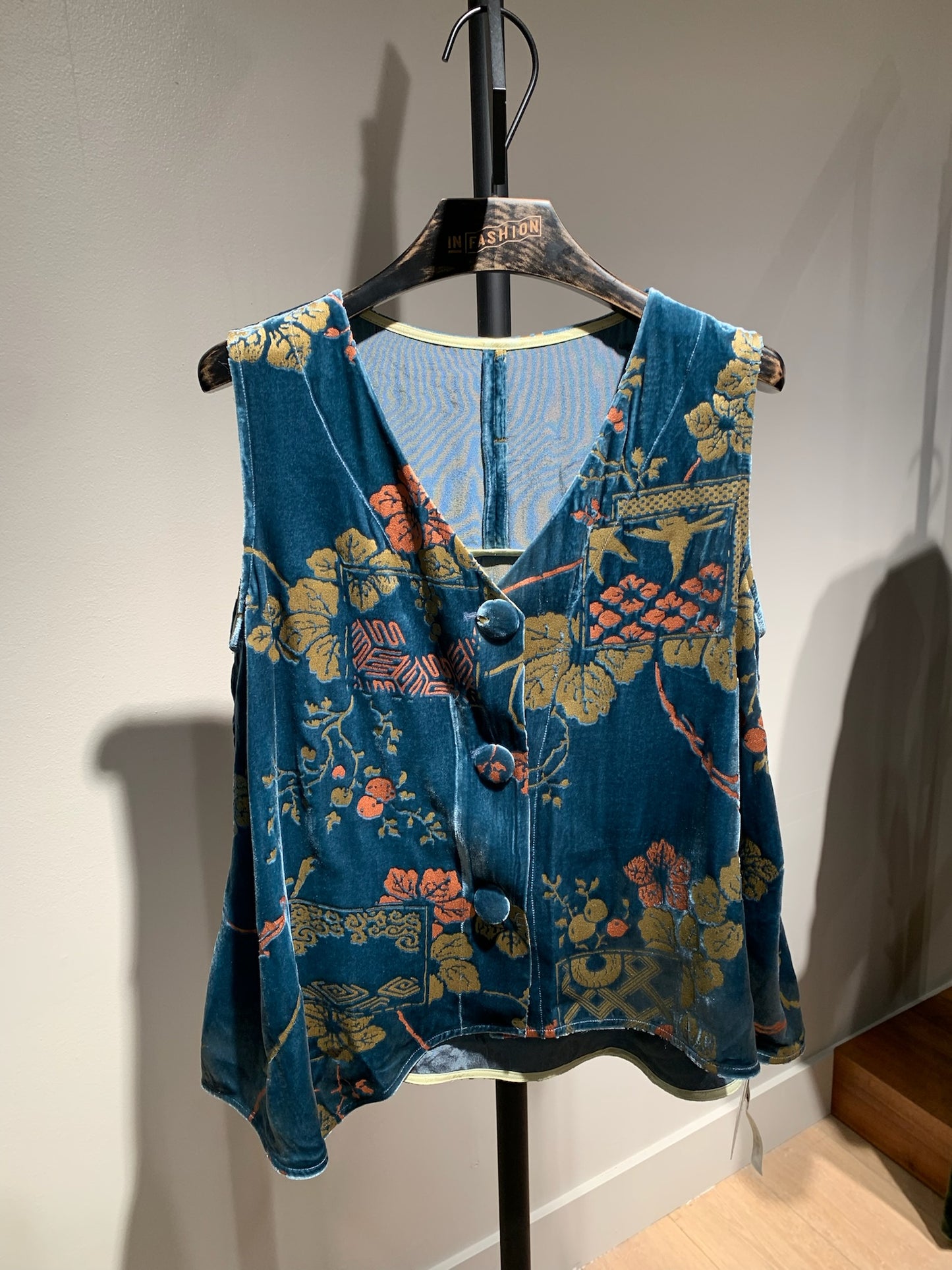 RP432J67 multicolor M