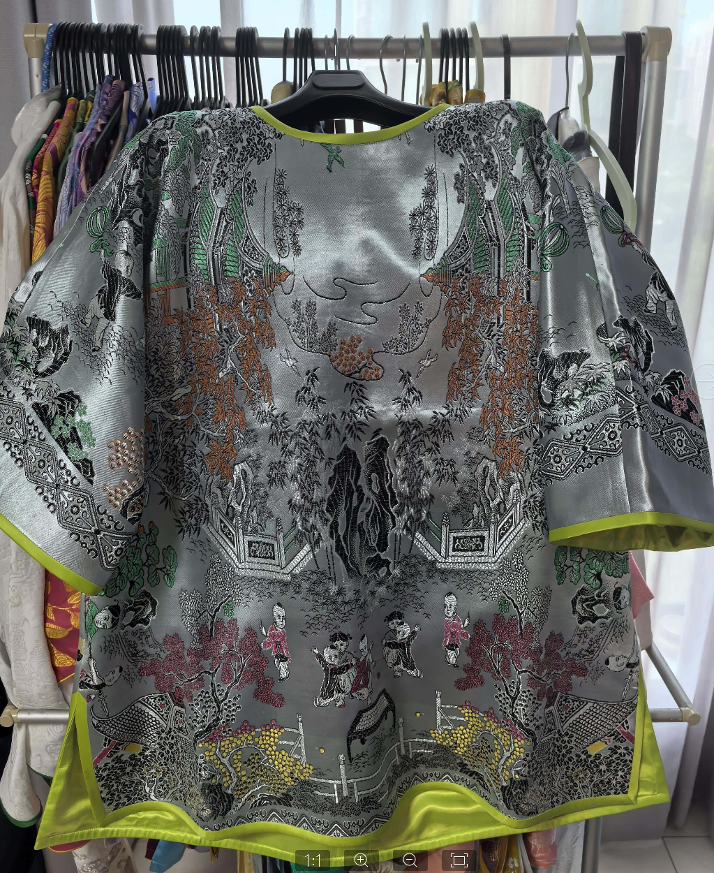 INF0028 Coat