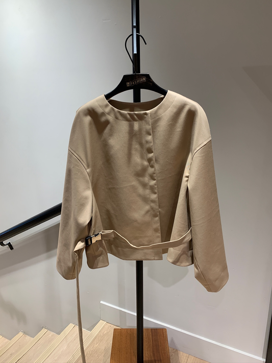 0202503120081 Tie-front top