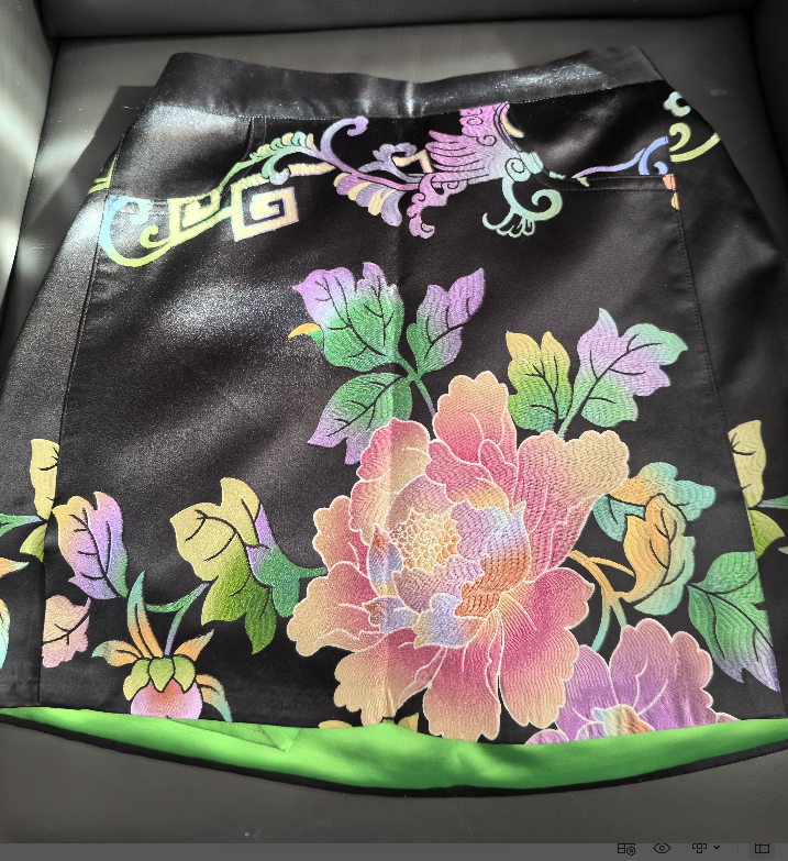 INF0300 short skirt