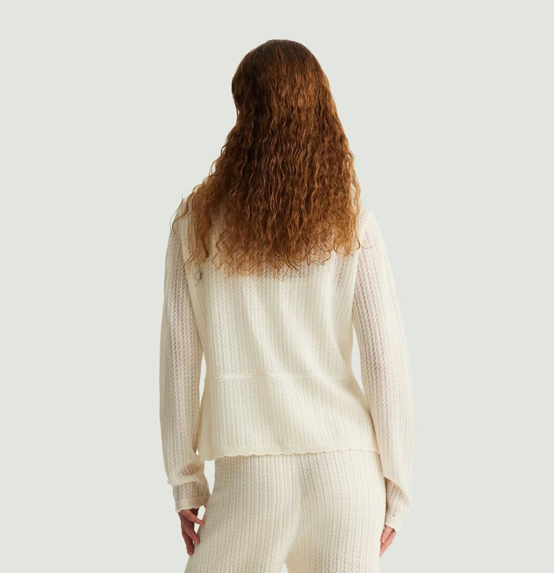 CROCHET V-NECK FITTED CARDIGAN