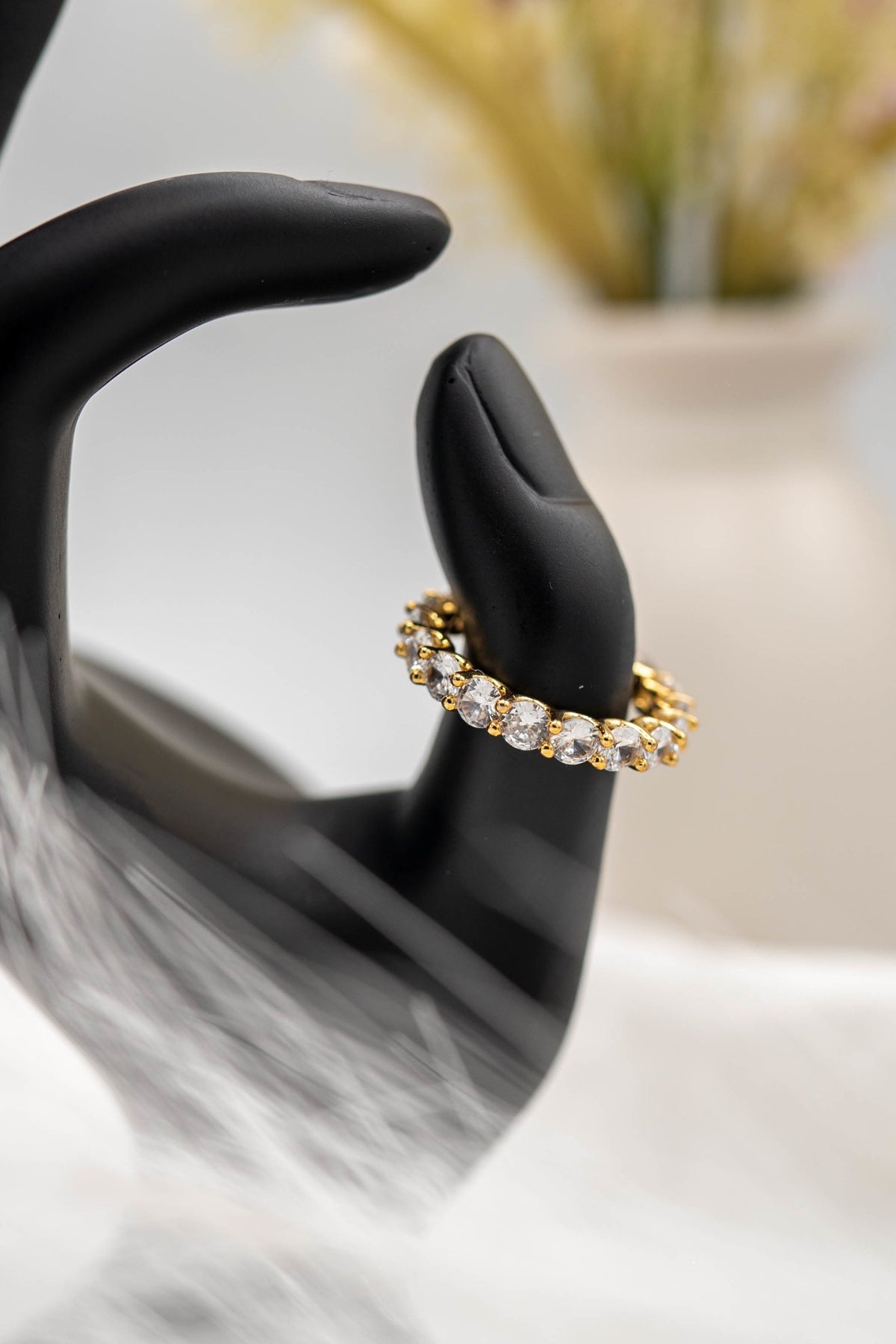 Round Zircon Ring Golden 7